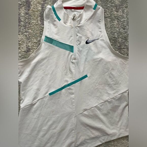 Nike white workout shirt - Picture 2 of 6